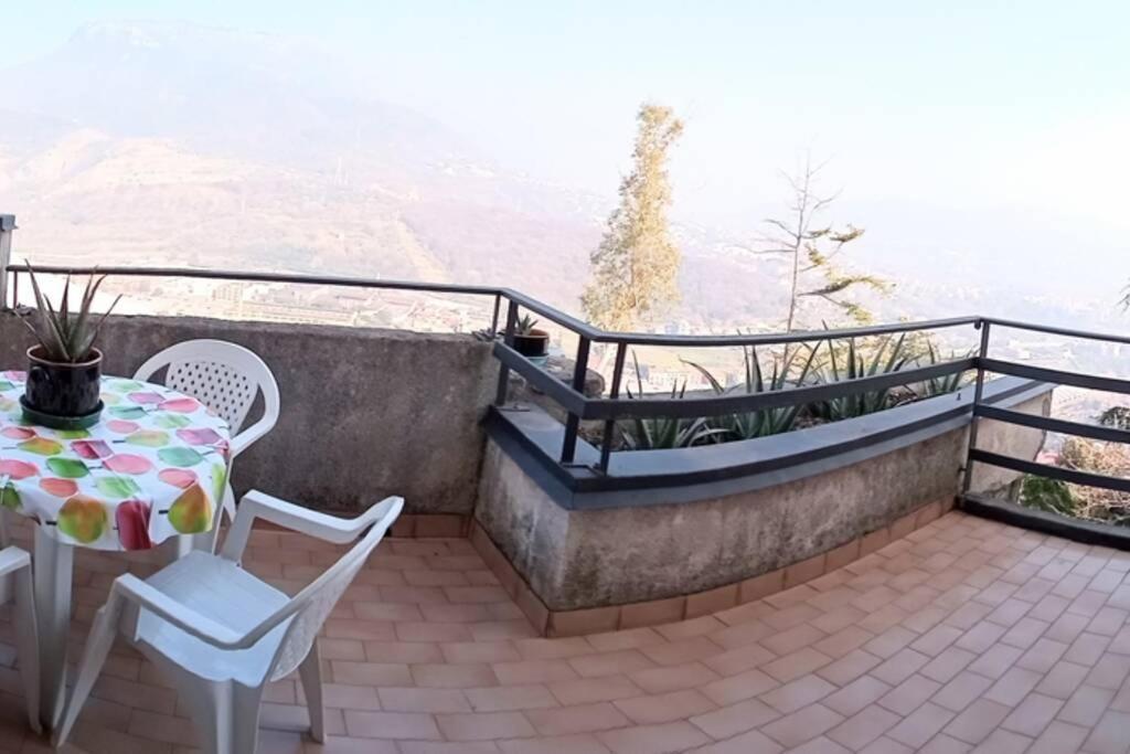 Collina Belvedere, appartamento indipendente in villa Salerno-Capezzano Pellezzano Esterno foto