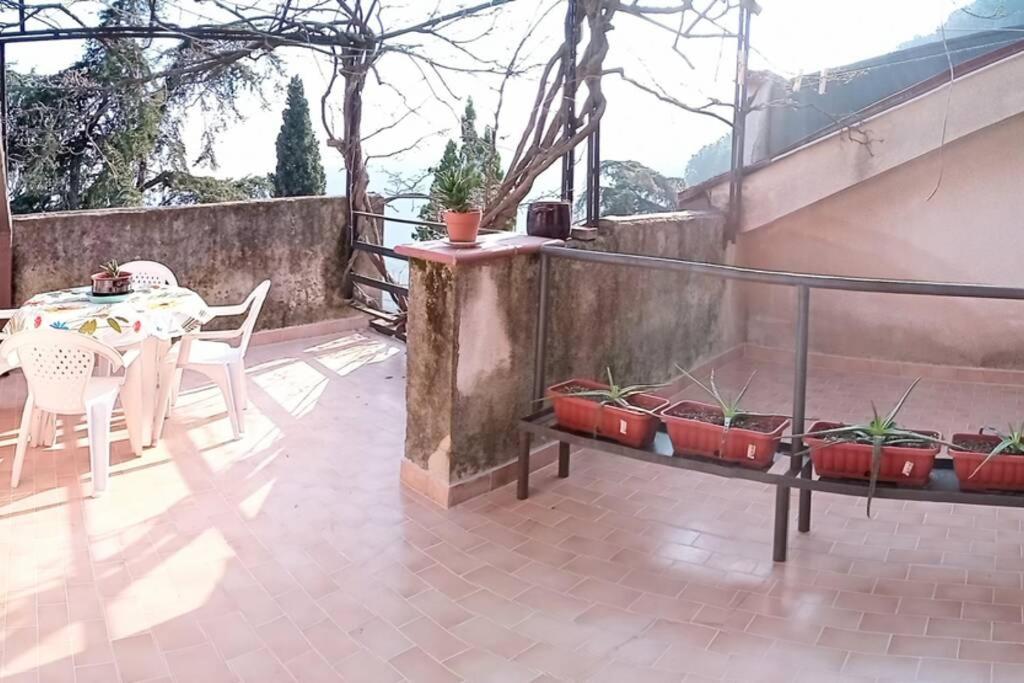 Collina Belvedere, appartamento indipendente in villa Salerno-Capezzano Pellezzano Esterno foto