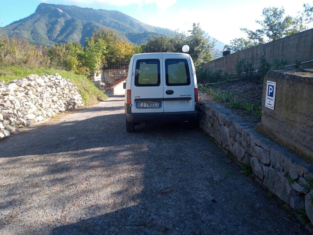 Collina Belvedere, appartamento indipendente in villa Salerno-Capezzano Pellezzano Esterno foto